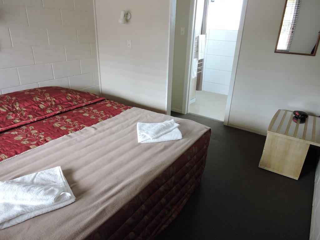 Maple Lodge Motel มาทามาท่า ภายนอก รูปภาพ